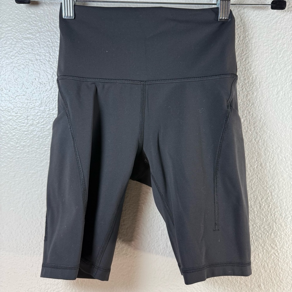 Lululemon Black High-Waisted Shorts SZ:4 - Picture 5 of 10